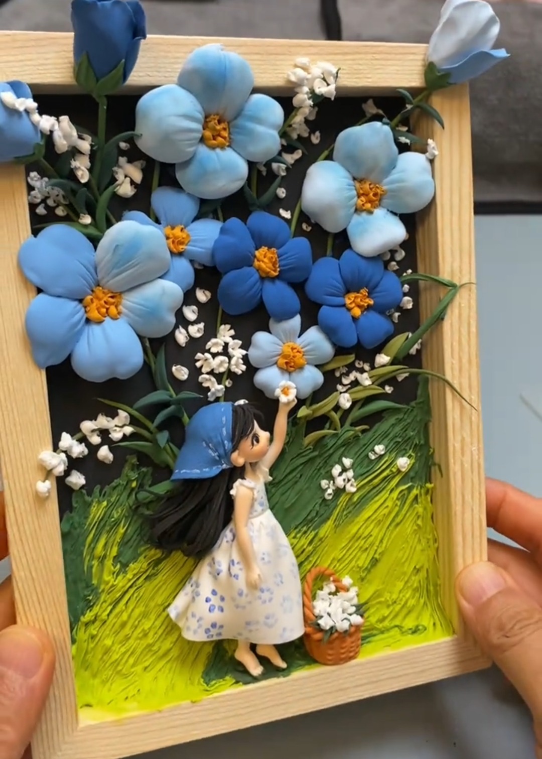 2-Air Dry Clay Forget-Me-Not Flower Frame DIY Tutorial - Image 3